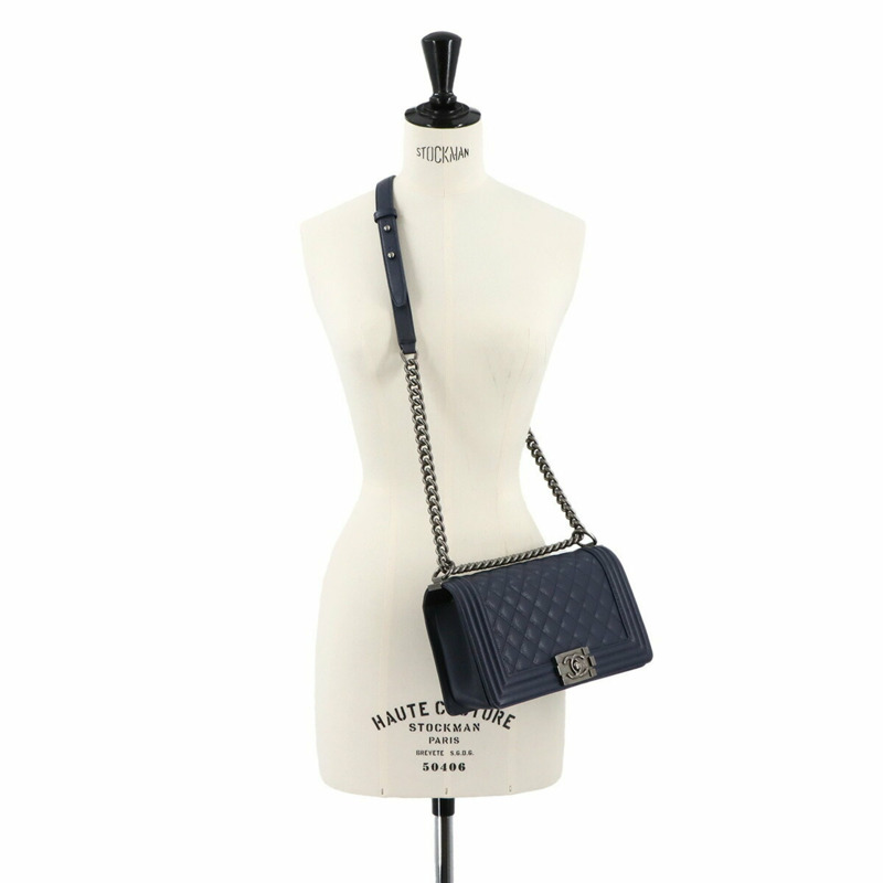 香奈兒 Boy Chanel 鏈單背包，海軍藍魚子醬皮革，銀色五金配件 (A67086)-8