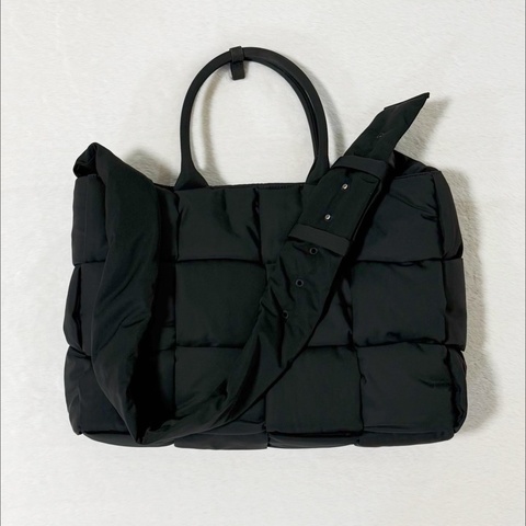 Bottega Veneta 大號 12 格 Arco 黑色兩用手提包