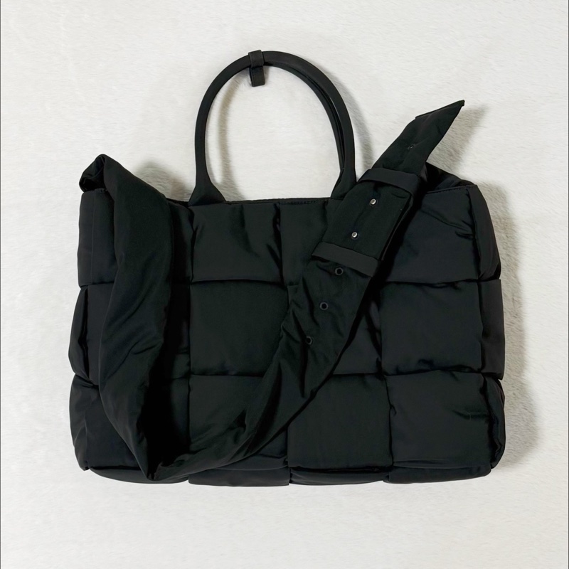 Bottega Veneta 大號 12 格 Arco 黑色兩用手提包-0