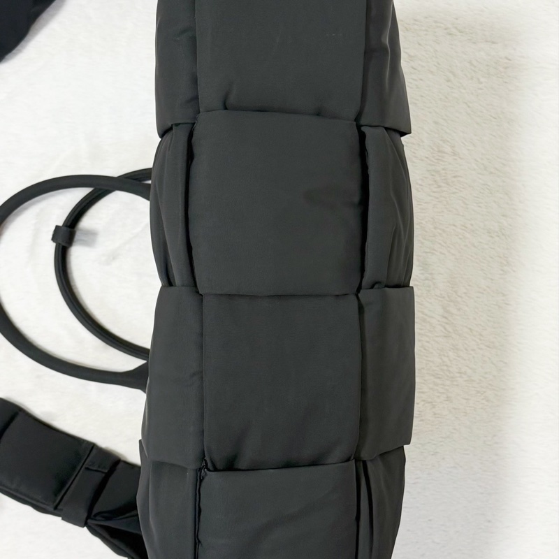 Bottega Veneta 大號 12 格 Arco 黑色兩用手提包-5