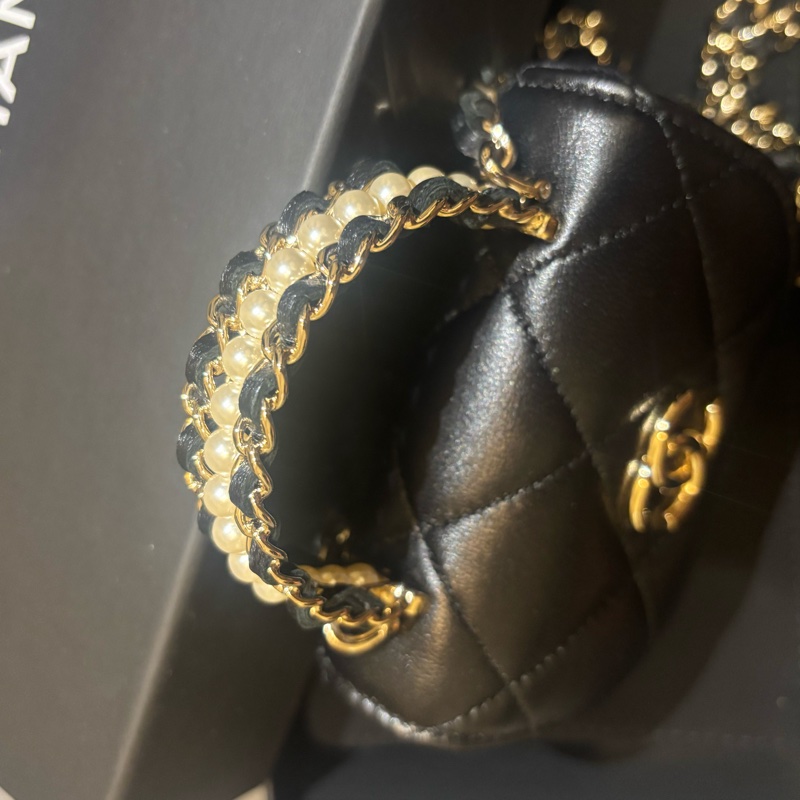 Chanel 珍珠皮穿鏈手柄斜背零錢包-2