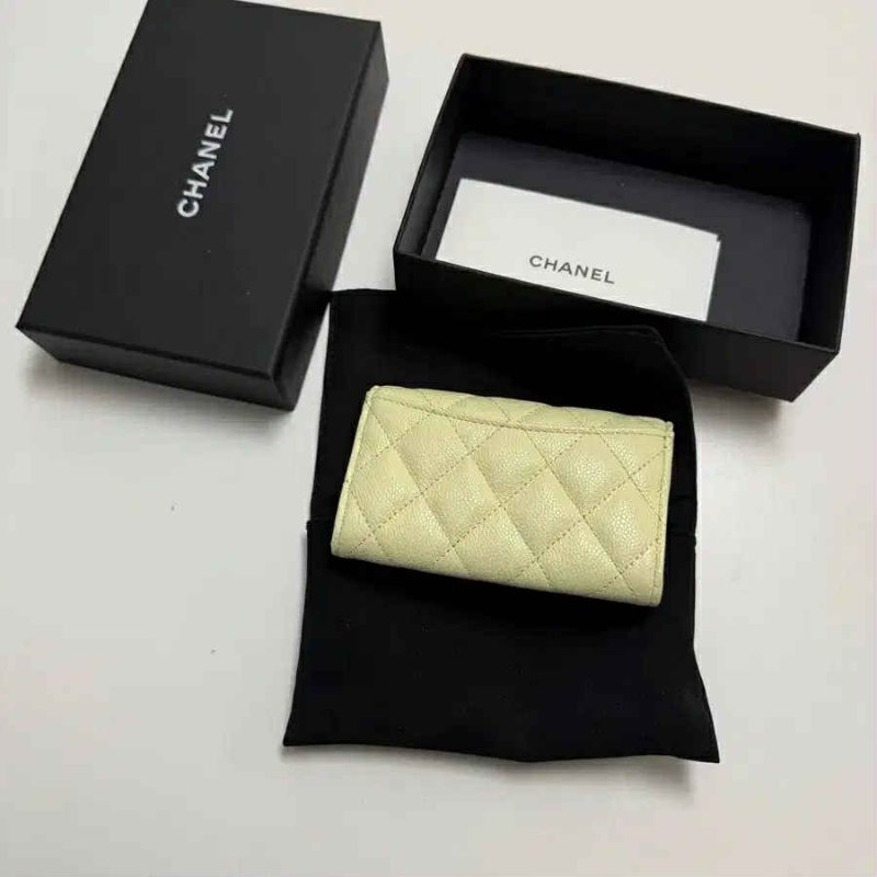 CHANEL 香奈兒  經典雙C金LOGO 菱格紋羊皮扣式零錢包/卡片夾(鵝黃)-4
