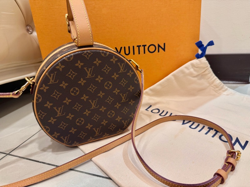 (9.9成新)LOUIS VUITTON Petite BofteChapeau 硬殼帽子盒圓餅包 M43514肩背手提包-4