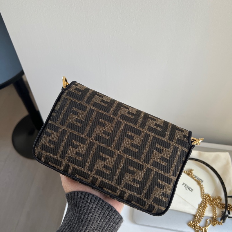 ✨Fendi Baguette mini 法棍包-1