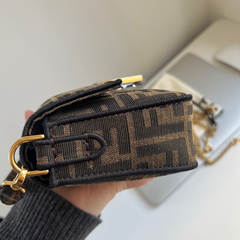✨Fendi Baguette mini 法棍包-3