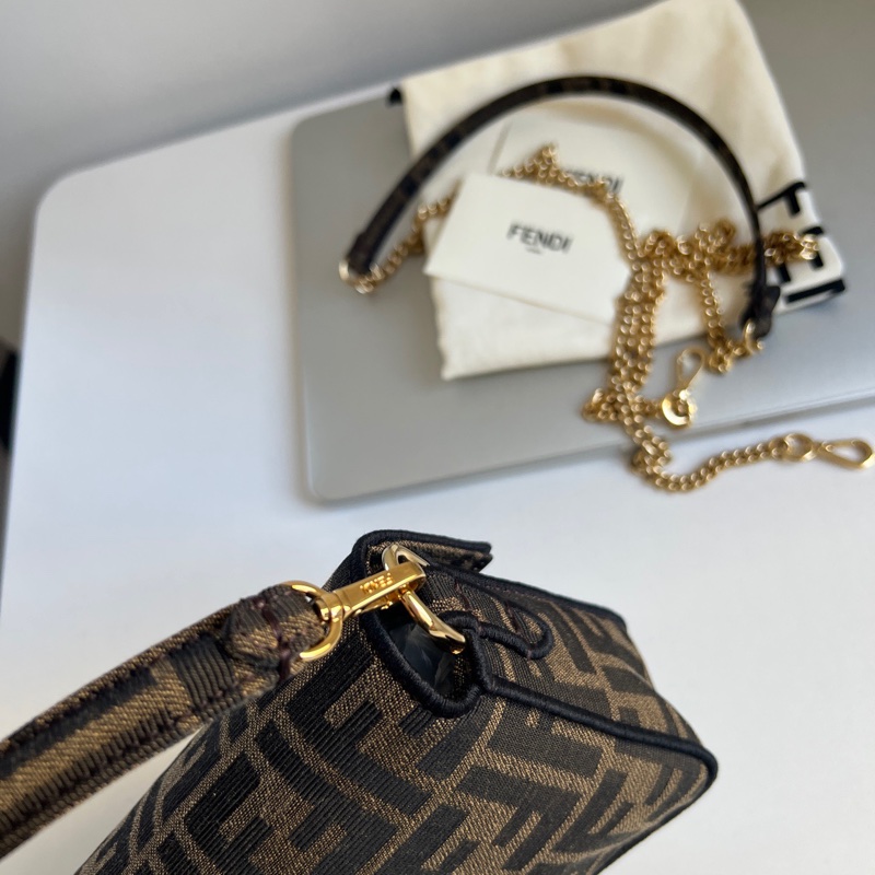✨Fendi Baguette mini 法棍包-5