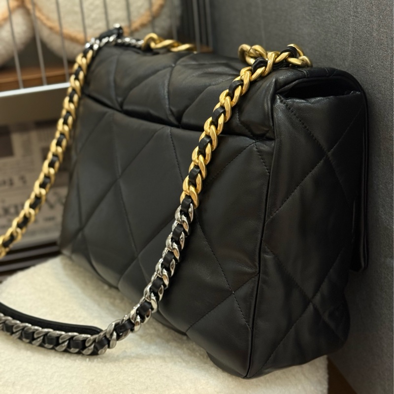 (閒置品）Chanel 19bag maxi 黑金 機場包 ✨最新晶片款-4