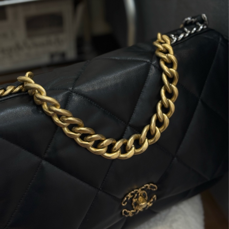 (閒置品）Chanel 19bag maxi 黑金 機場包 ✨最新晶片款-6