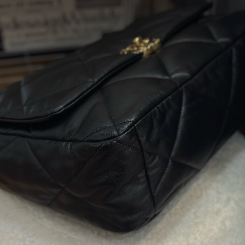 (閒置品）Chanel 19bag maxi 黑金 機場包 ✨最新晶片款-7
