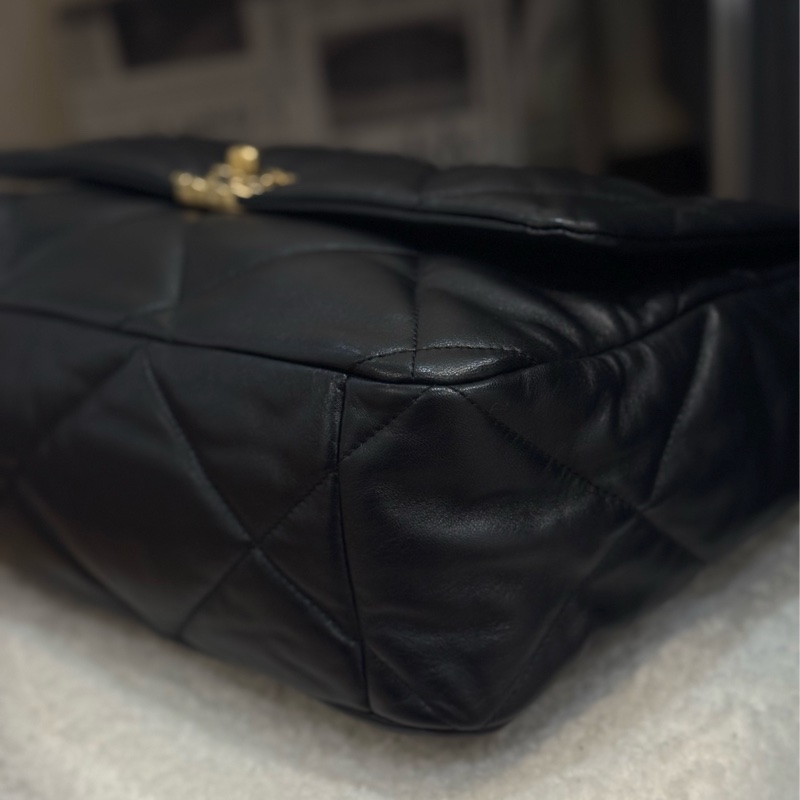 (閒置品）Chanel 19bag maxi 黑金 機場包 ✨最新晶片款-8