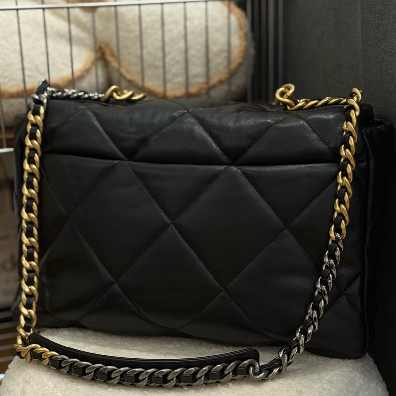 (閒置品）Chanel 19bag maxi 黑金 機場包 ✨最新晶片款-9