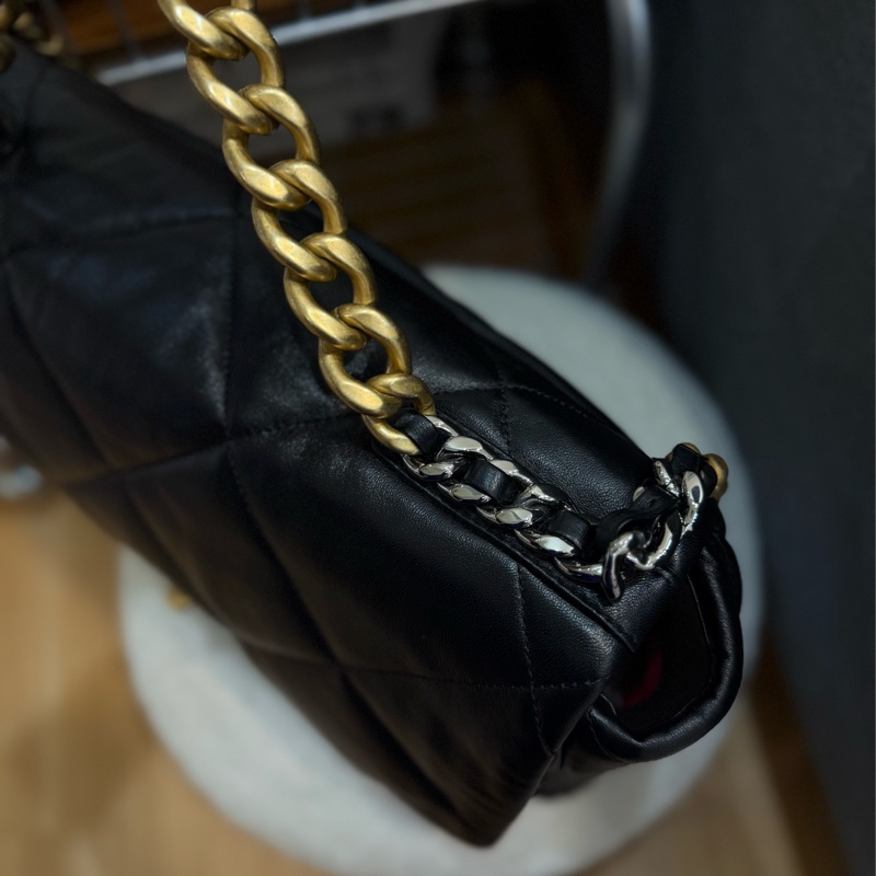 (閒置品）Chanel 19bag maxi 黑金 機場包 ✨最新晶片款-11