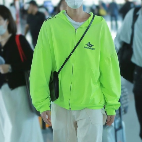 多明星同款🈶臺灣購證😍全新Balenciaga巴黎世家顯白亮色外套L號