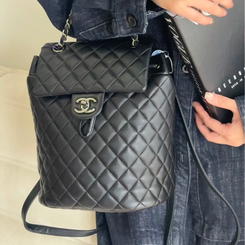 美到窒息🥹限量售出🈶購證Chanel香奈兒黑銀菱格紋小號薩爾茲堡後背雙肩包-4