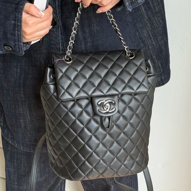 美到窒息🥹限量售出🈶購證Chanel香奈兒黑銀菱格紋小號薩爾茲堡後背雙肩包-10