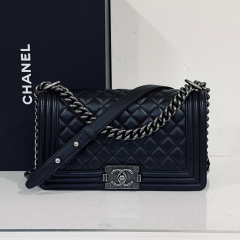 #23年芯片款 #全皮內裡 #近新閒置 香奈兒黑銀leboy25中號 #全網最低甩賣💰