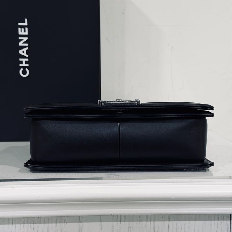 #23年芯片款 #全皮內裡 #近新閒置 香奈兒黑銀leboy25中號 #全網最低甩賣💰-7