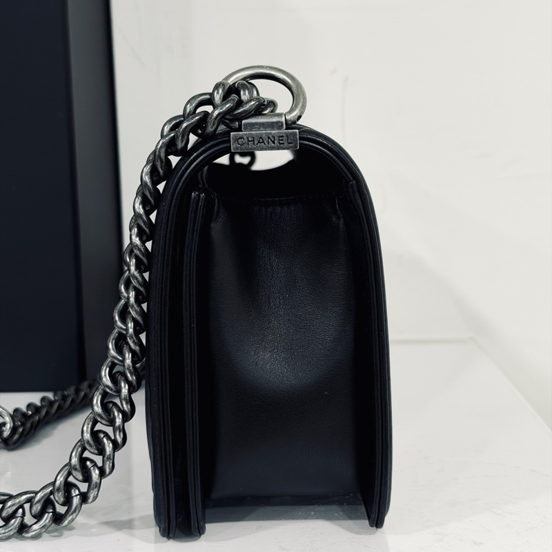 #23年芯片款 #全皮內裡 #近新閒置 香奈兒黑銀leboy25中號 #全網最低甩賣💰-9