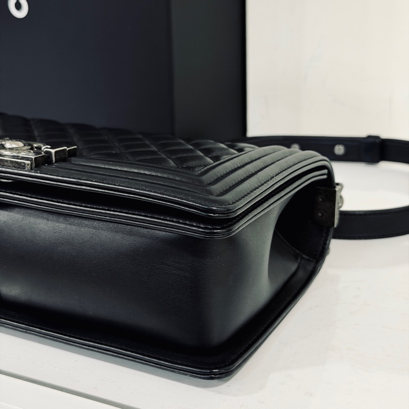 #23年芯片款 #全皮內裡 #近新閒置 香奈兒黑銀leboy25中號 #全網最低甩賣💰-11