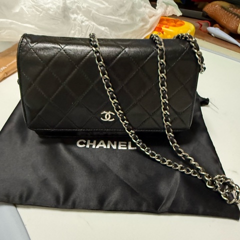 CHANEL CLASSIC WOC