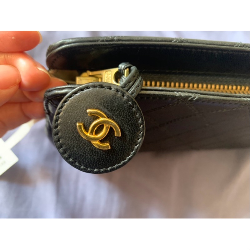 Chanel老香手拿包  斜背包小巧可愛 （已改造可斜背）小歸小還蠻能裝的呢-7