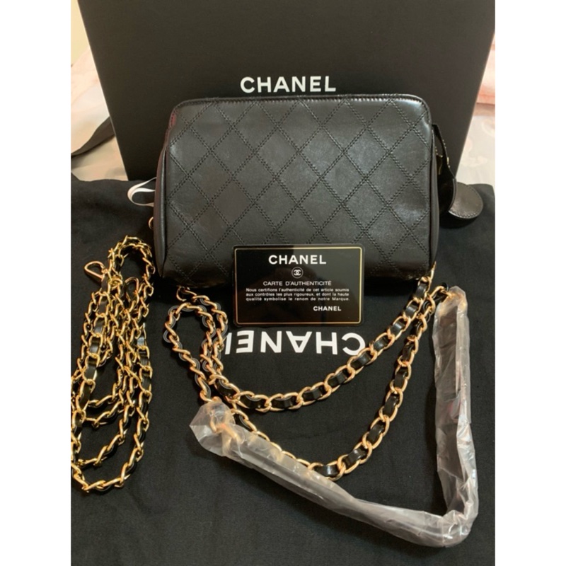 Chanel老香手拿包  斜背包小巧可愛 （已改造可斜背）小歸小還蠻能裝的呢-9