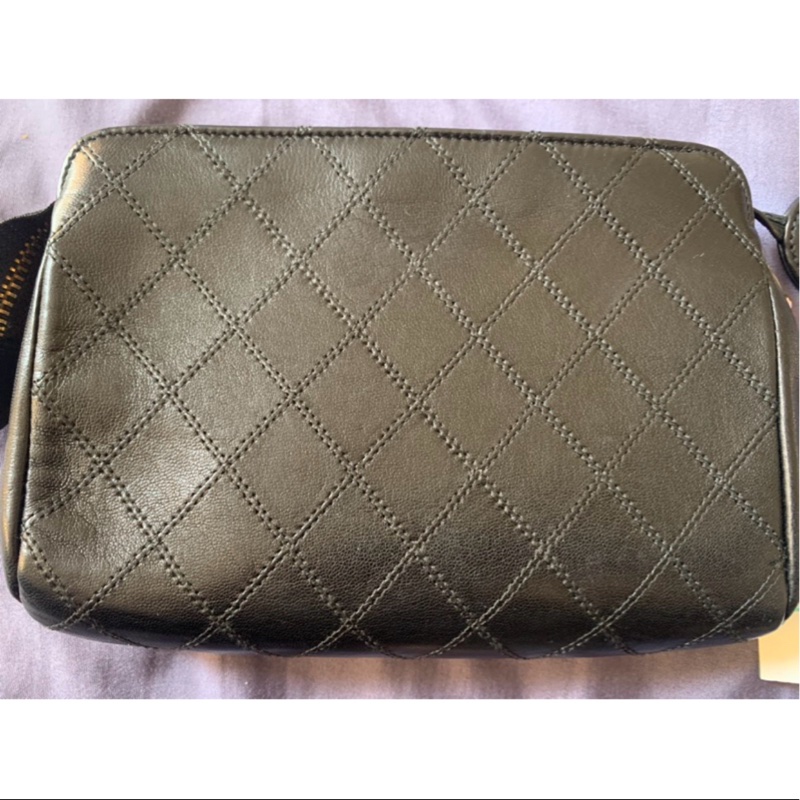 Chanel老香手拿包  斜背包小巧可愛 （已改造可斜背）小歸小還蠻能裝的呢-11