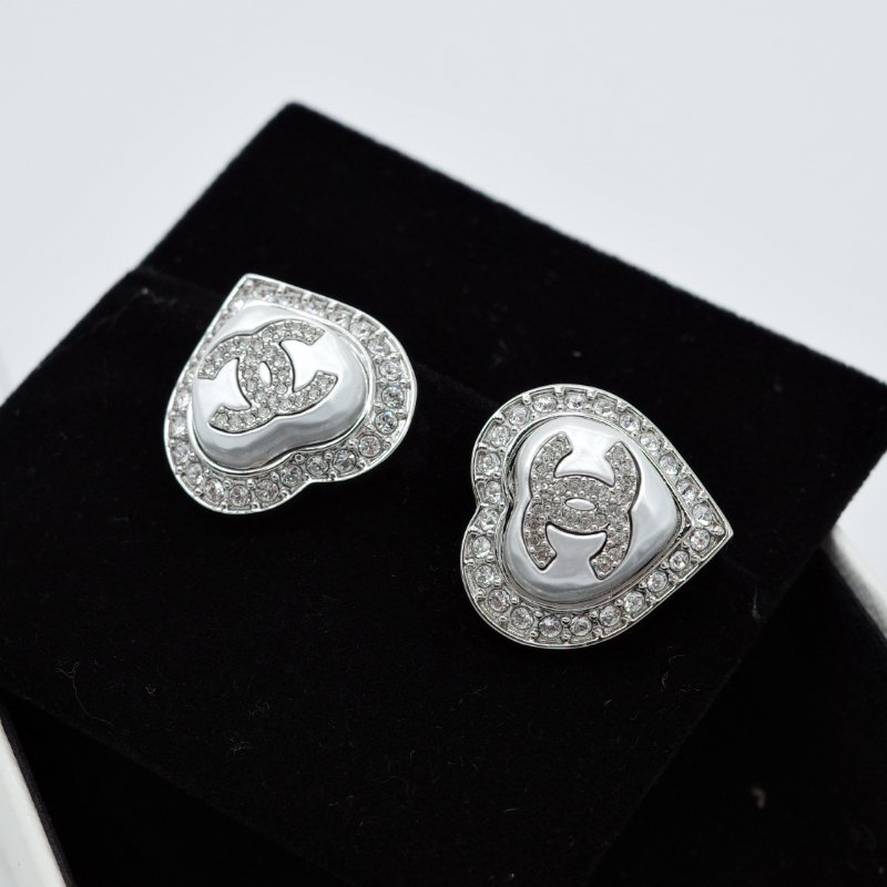 【CP 精選🌟小編推薦】24S Chanel 香奈兒 水鑽愛心 銀色 白色珍珠 耳夾 耳環-2