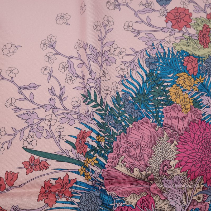 【盒子吊牌在♥️閒置品】Hermès 愛馬仕 Robe Légère 粉色 花神 花卉小馬 絲巾 大方巾 90cm-4