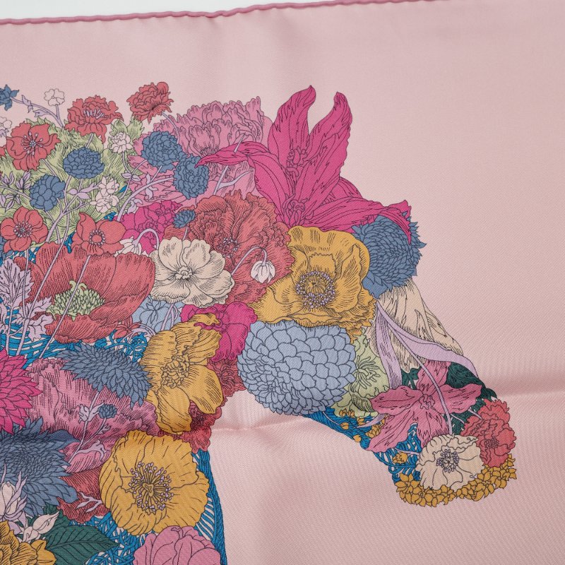 【盒子吊牌在♥️閒置品】Hermès 愛馬仕 Robe Légère 粉色 花神 花卉小馬 絲巾 大方巾 90cm-5