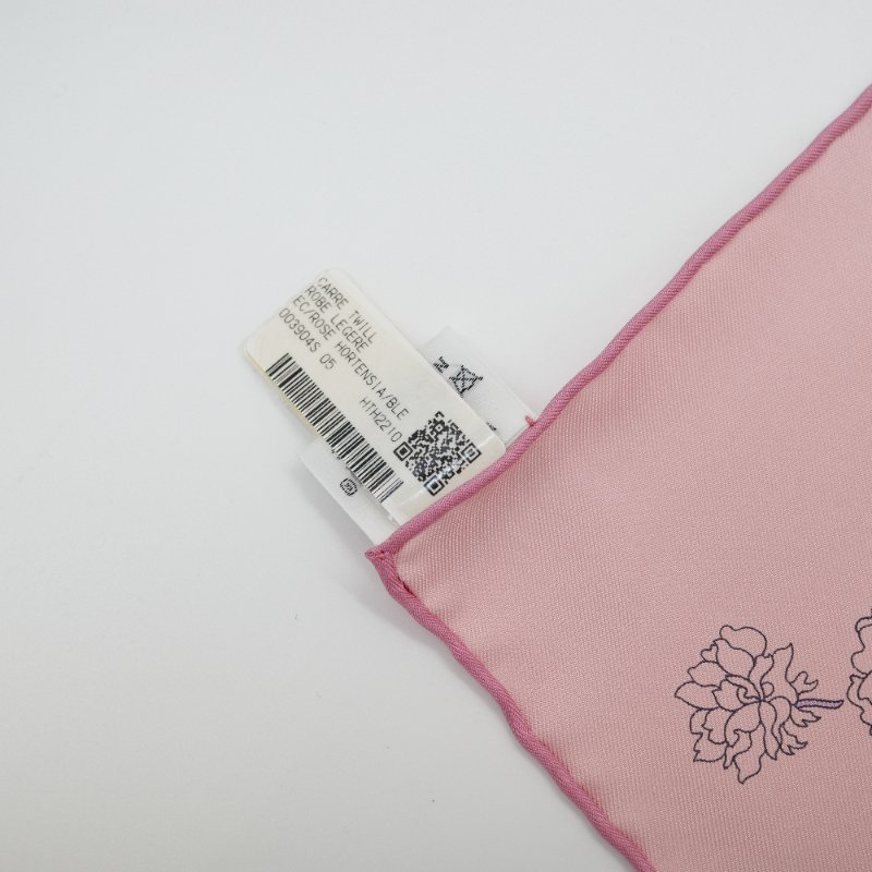 【盒子吊牌在♥️閒置品】Hermès 愛馬仕 Robe Légère 粉色 花神 花卉小馬 絲巾 大方巾 90cm-9
