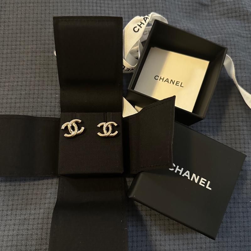 chanel 25P淡金扣耳環-3