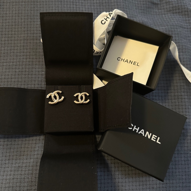 chanel 25P淡金扣耳環-4