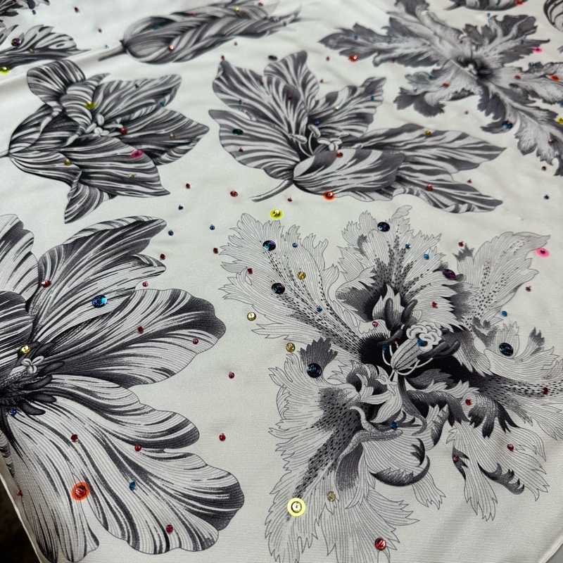 HERMES爱马仕 潮流复古 真丝 丝巾 女款 黑白彩宝-2