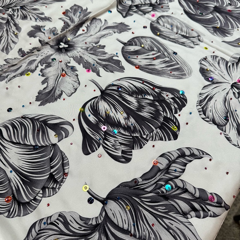 HERMES爱马仕 潮流复古 真丝 丝巾 女款 黑白彩宝-3