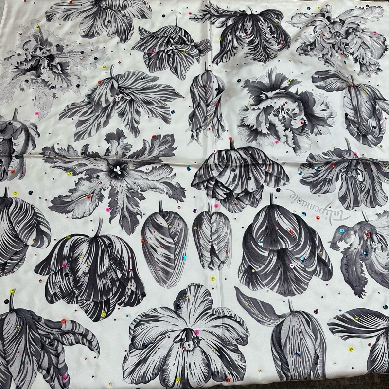 HERMES爱马仕 潮流复古 真丝 丝巾 女款 黑白彩宝-4