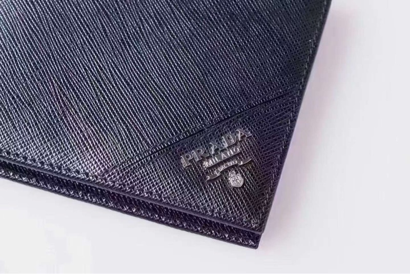 99新 PRADA普拉達 短款對折錢包-1