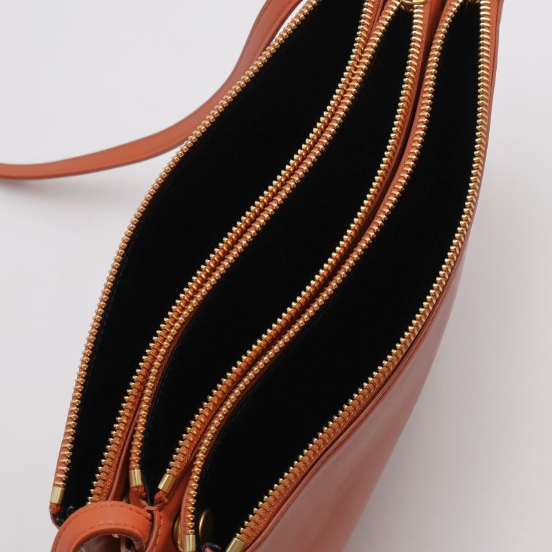 CELINE Trio多隔層斜背包 - 焦糖棕-2