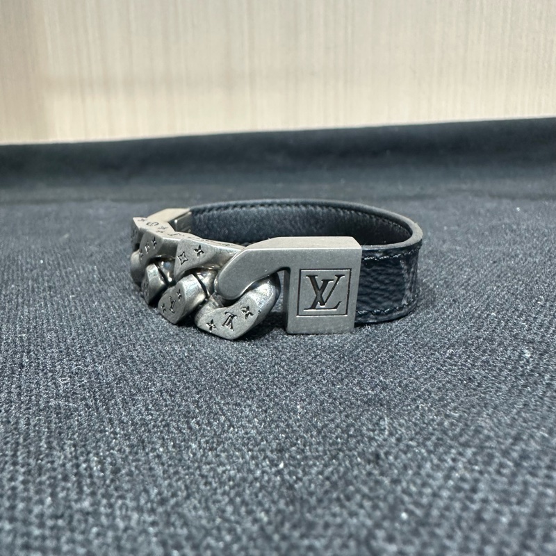 LOUIS VUITTON 路易威登 雕刻Logo 小牛皮 手环-2