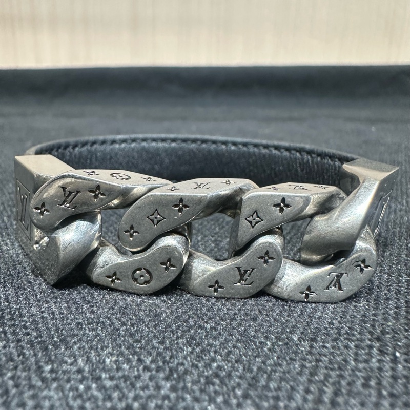 LOUIS VUITTON 路易威登 雕刻Logo 小牛皮 手环-4