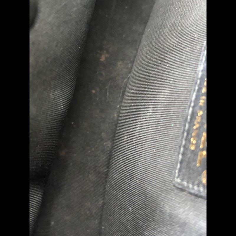 CHANEL Leboy 中號 黑色小牛皮菱格紋金扣肩背包-18