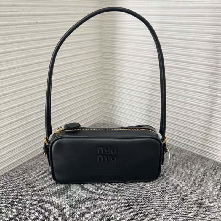 促銷品 Miu Miu 皮革手提袋-0