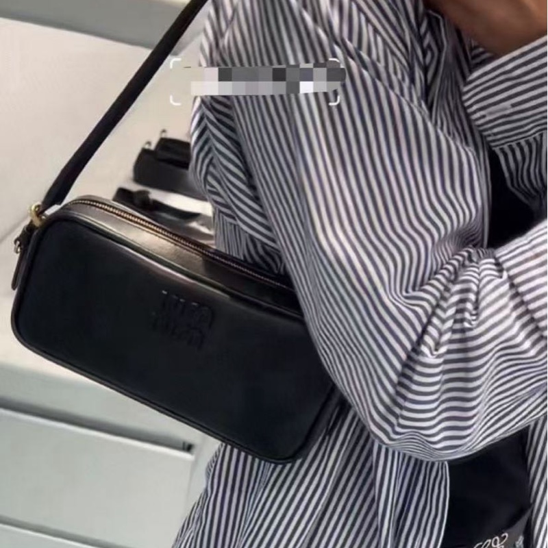 促銷品 Miu Miu 皮革手提袋-3