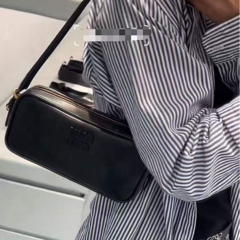 促銷品 Miu Miu 皮革手提袋-3