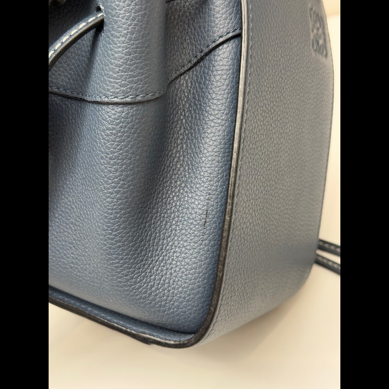 LOEWE 藍色牛皮hammock mini 手提包吊床包-13