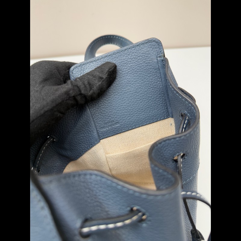 LOEWE 藍色牛皮hammock mini 手提包吊床包-18