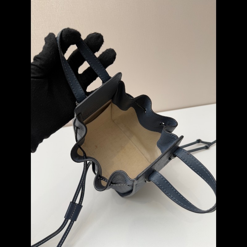 LOEWE 藍色牛皮hammock mini 手提包吊床包-24