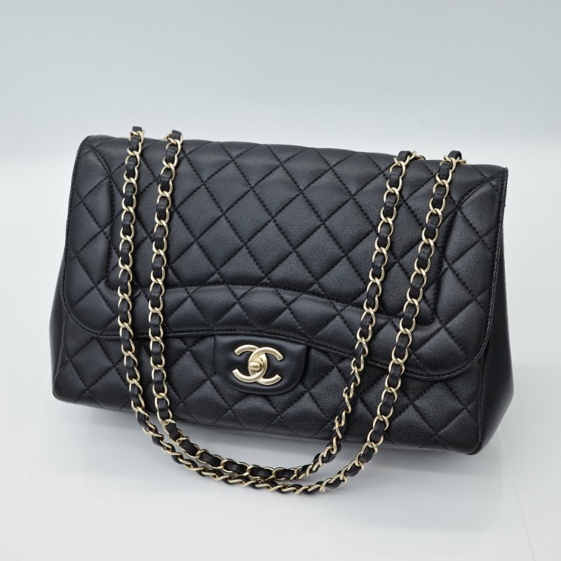 【CP 精選🌟小編推薦】Chanel 香奈兒 Classic Flap 30cm 戴妃系列 黑色 小牛皮 淡金扣 鏈條包 斜挎包 單肩包-0