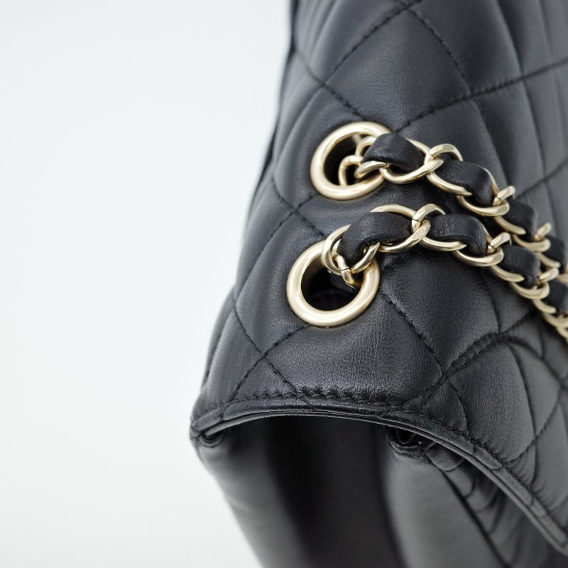 【CP 精選🌟小編推薦】Chanel 香奈兒 Classic Flap 30cm 戴妃系列 黑色 小牛皮 淡金扣 鏈條包 斜挎包 單肩包-14