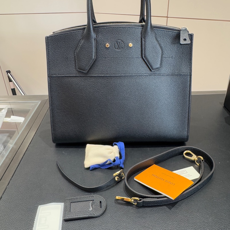 99新 LV路易威登經典CITY單肩斜跨手提公文-4